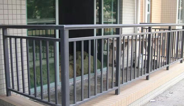 什么材料用在装配式阳台栏杆比较好呢？